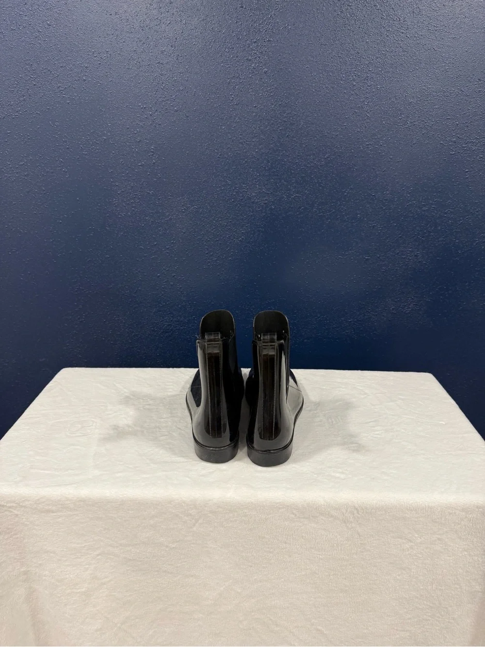 N/A sleek black